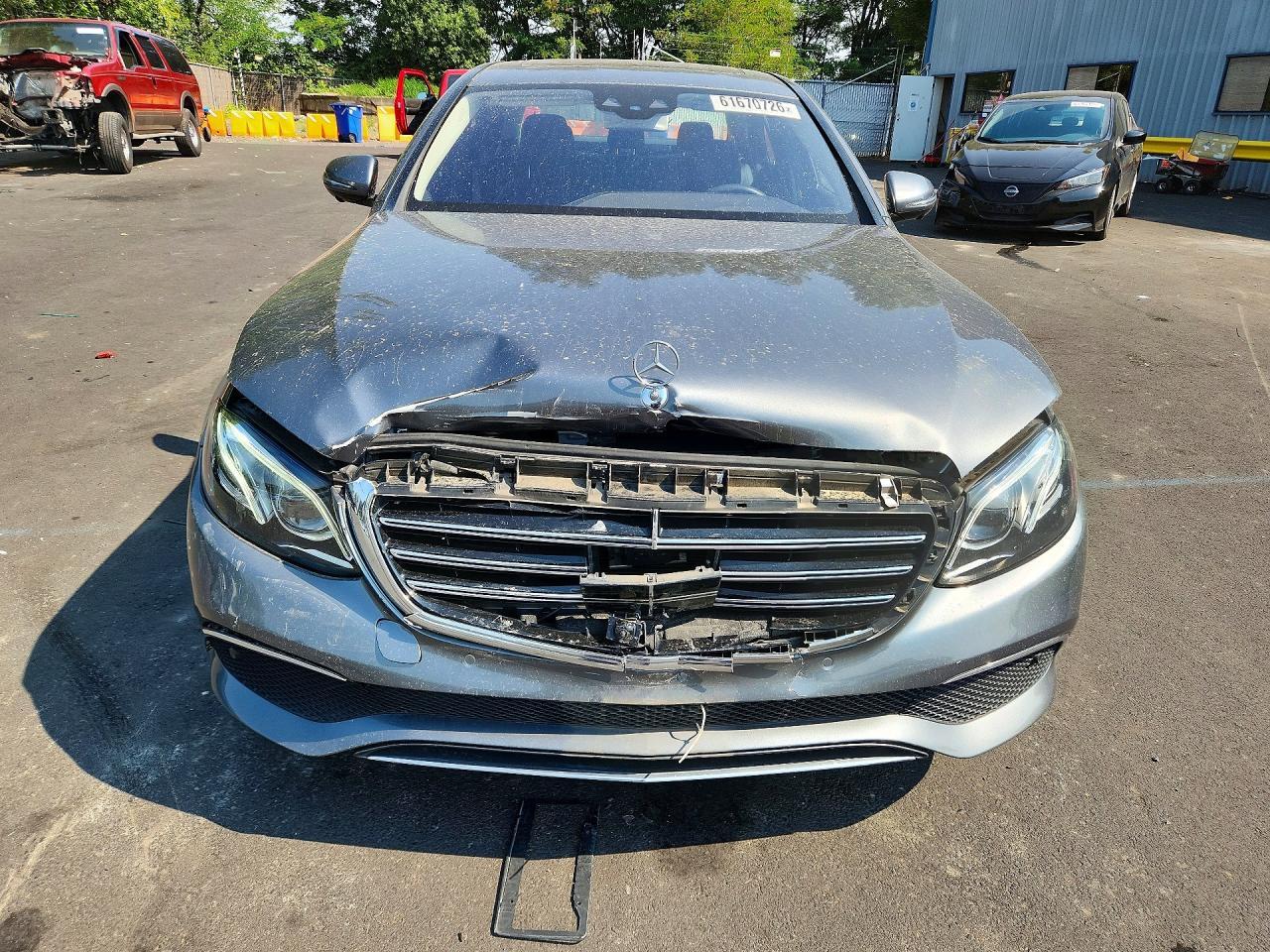 2018 Mercedes-Benz E 300 - Фото 5