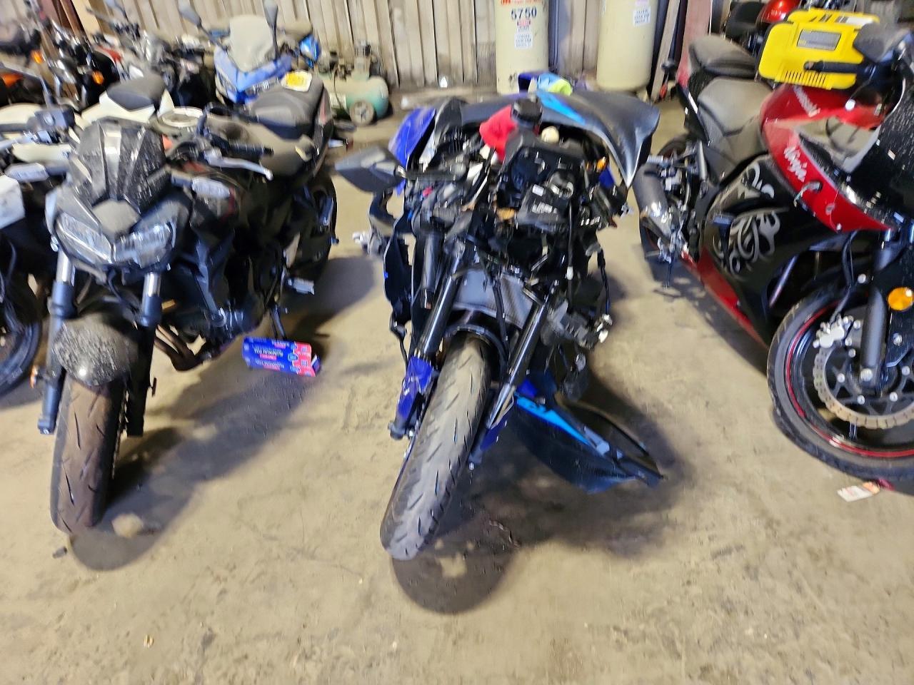 2024 Yamaha Yzfr7 - Image 2