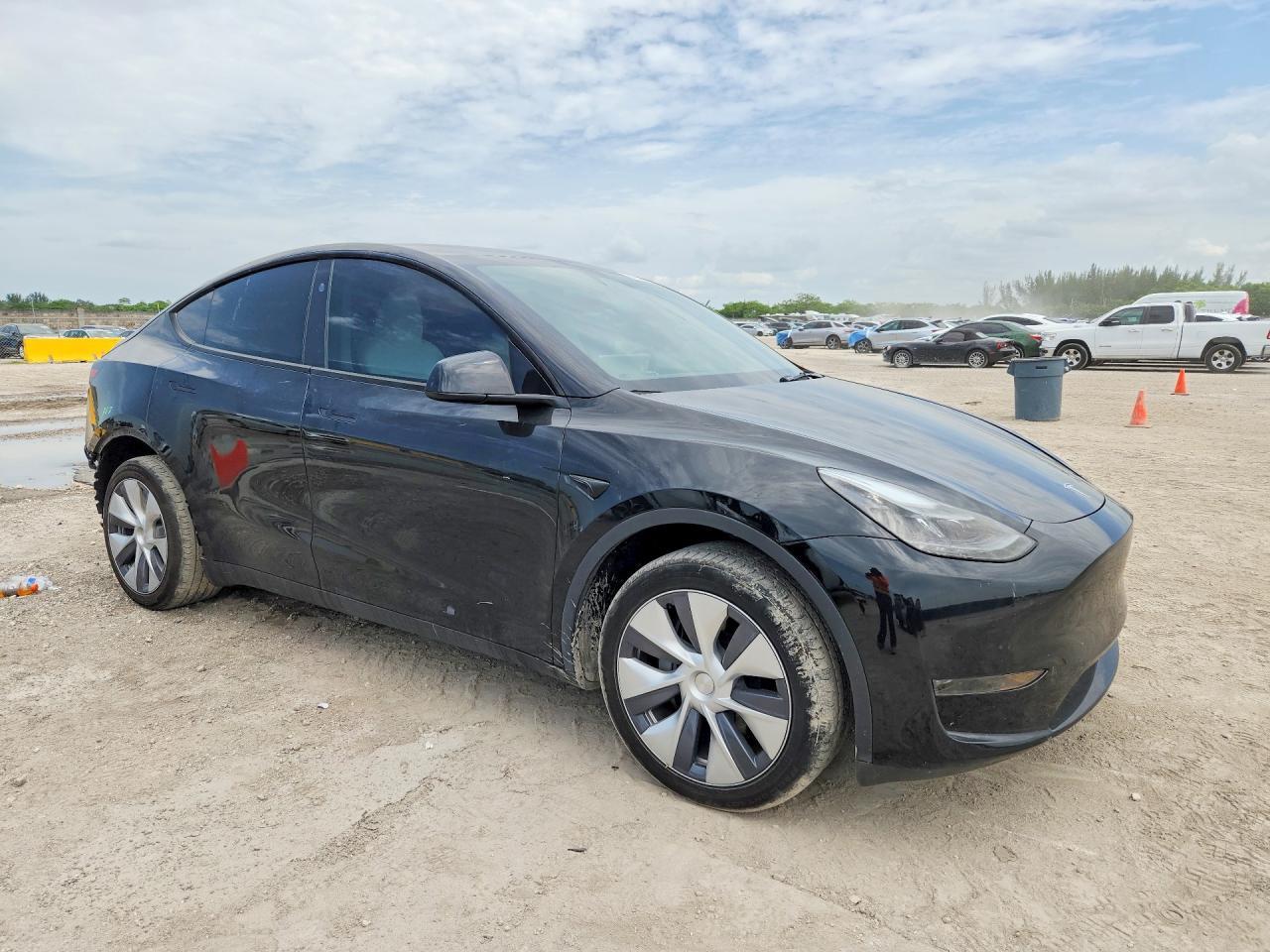 2024 Tesla Model Y - Фото 4