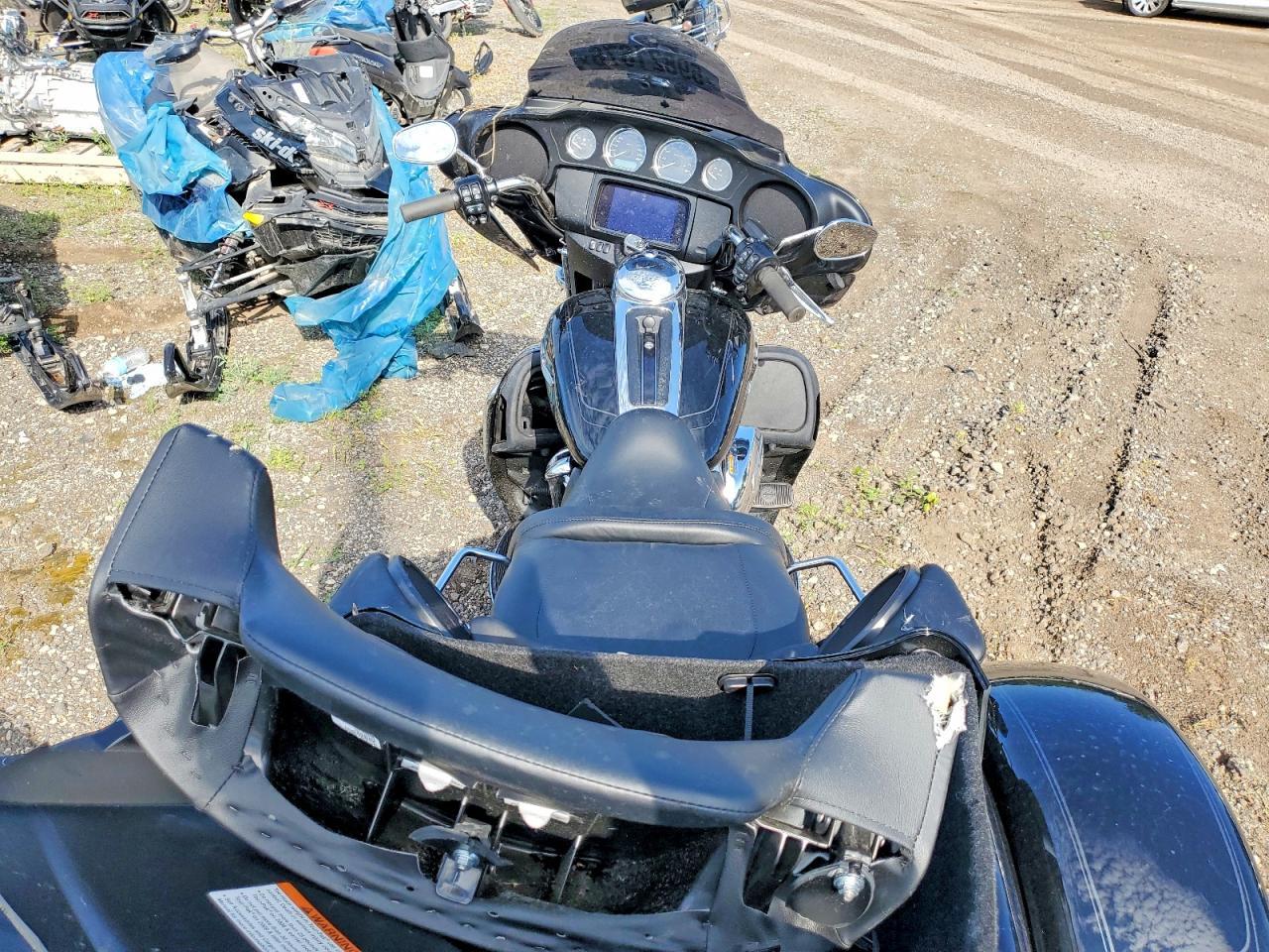 2025 Harley-Davidson Flhtcutg - Image 6