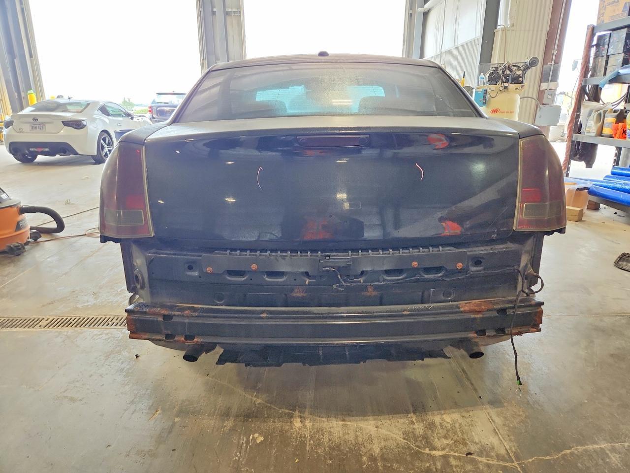 2014 Chrysler 300 - Фото 6