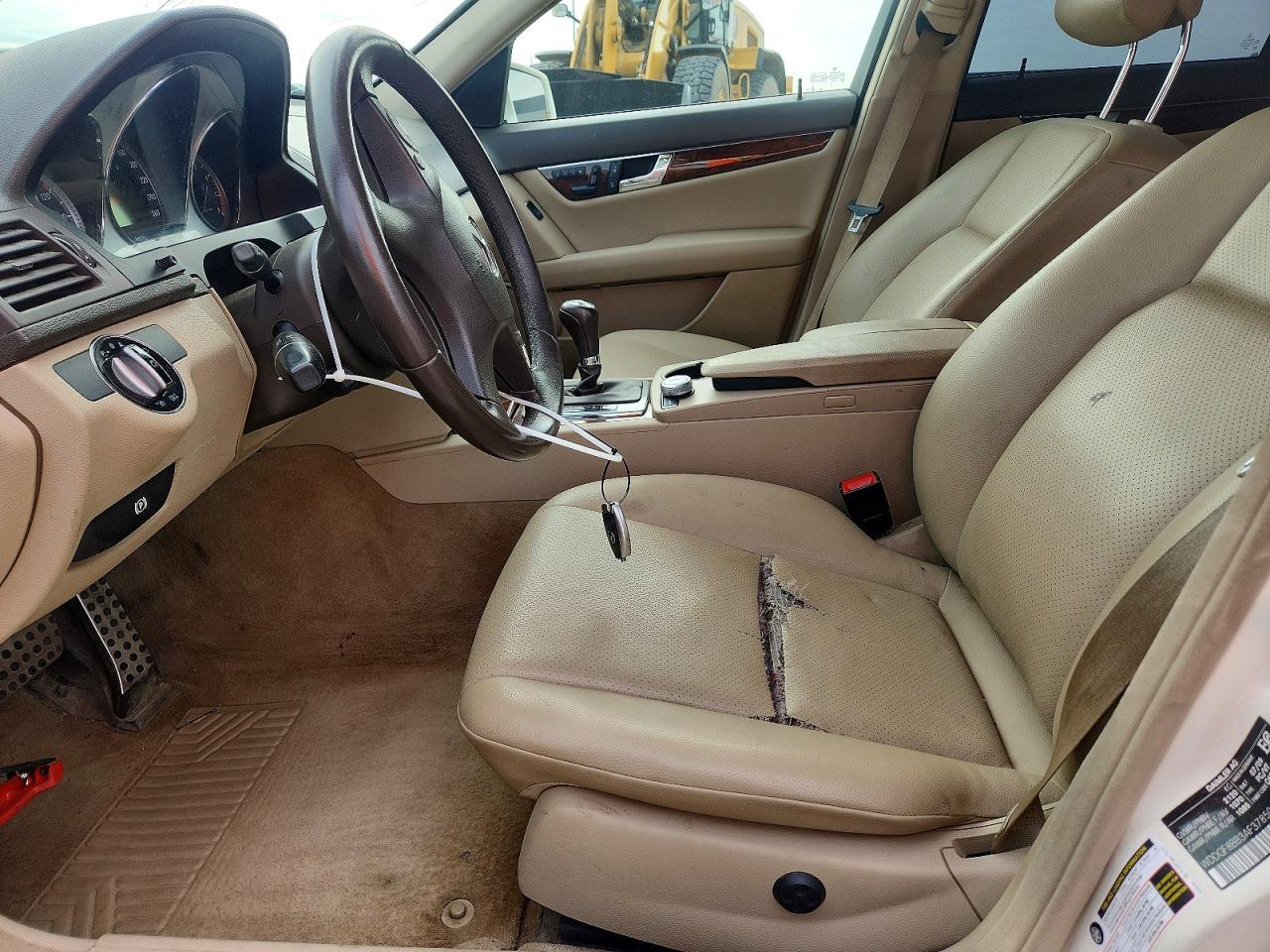 2010 Mercedes-Benz C 300 4Matic - Image 7