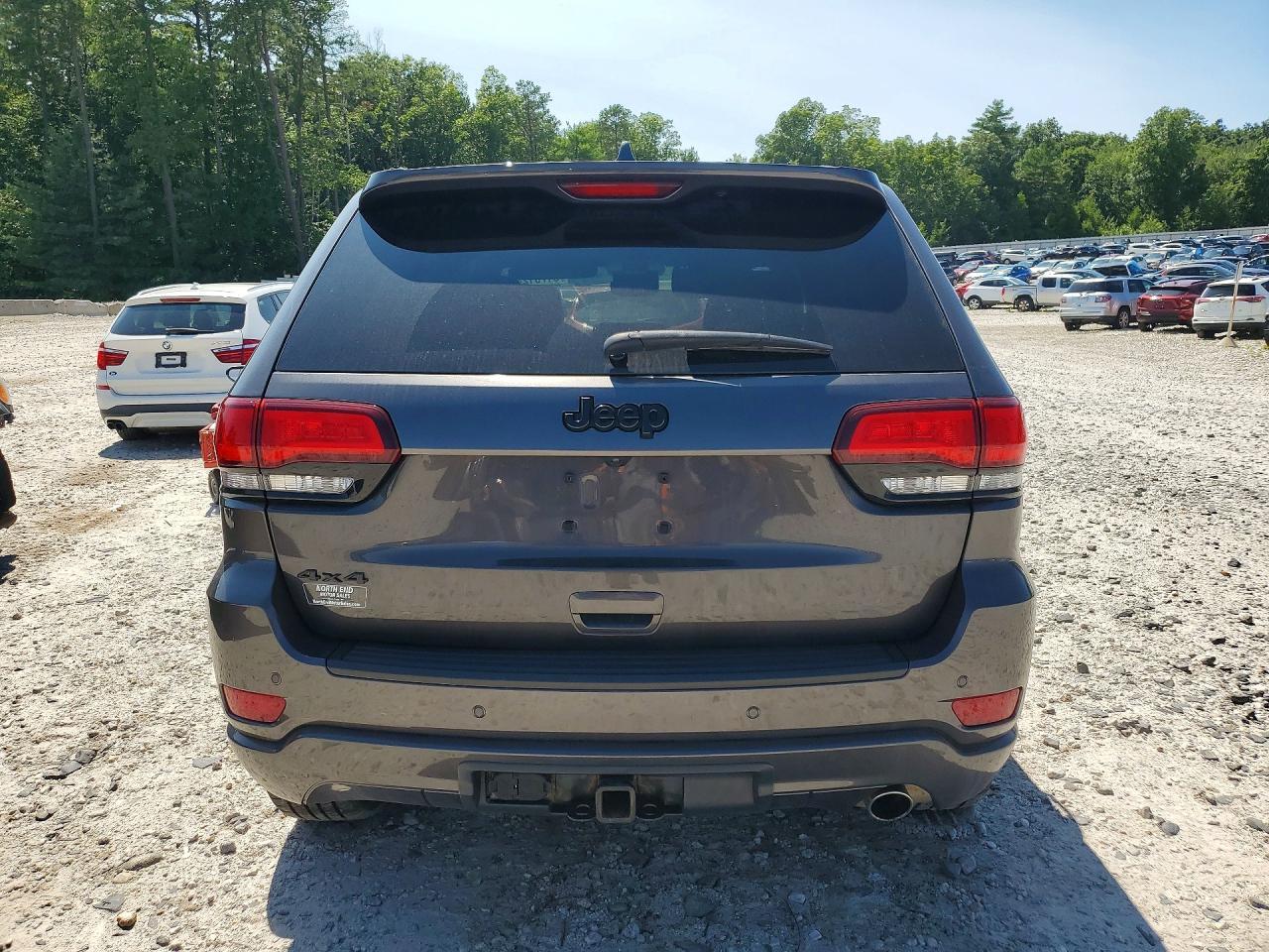2020 Jeep Grand Cherokee Laredo - Image 6