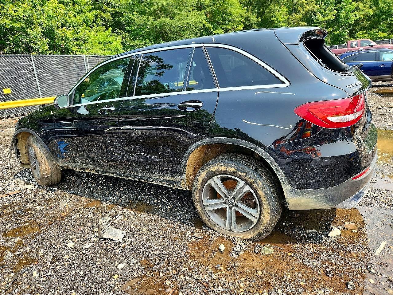 2018 Mercedes-Benz Glc 300 4Matic - Image 2