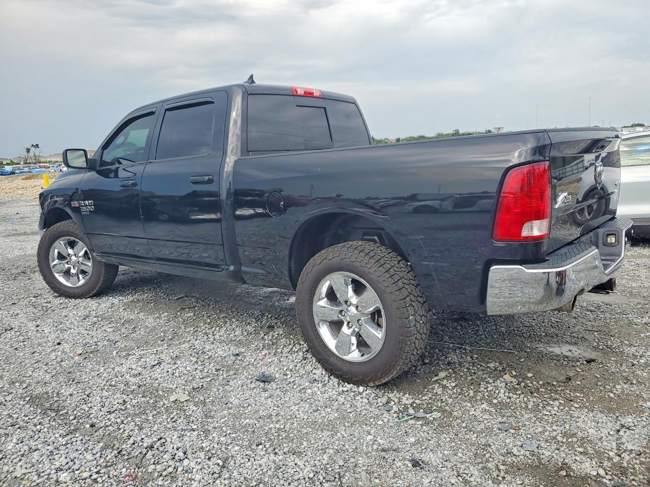 2019 Ram 1500 Classic Slt - Image 2