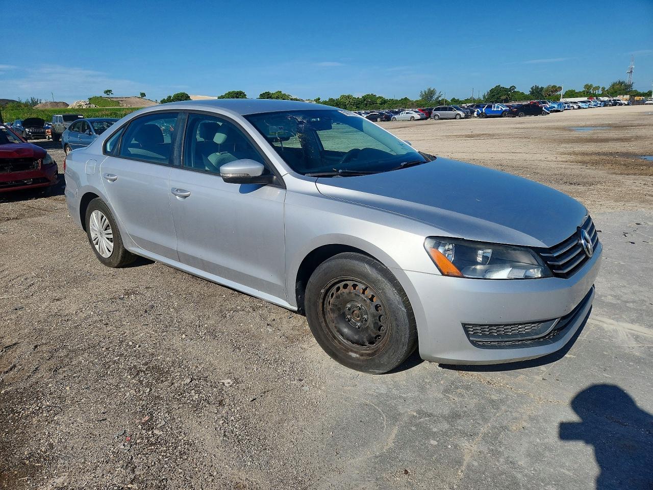 2014 Volkswagen Passat S - Image 4