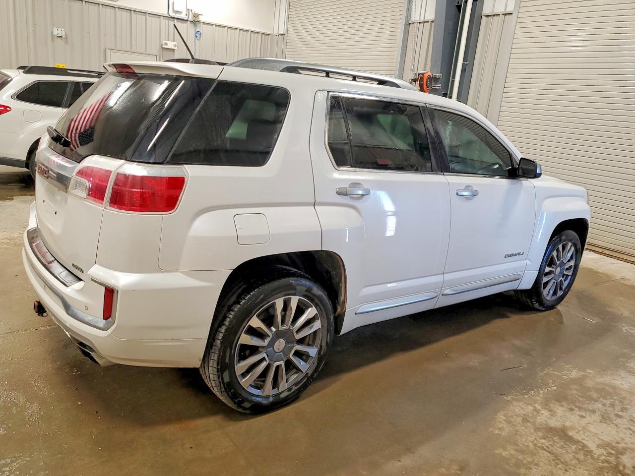 2017 GMC Terrain Denali - Image 3