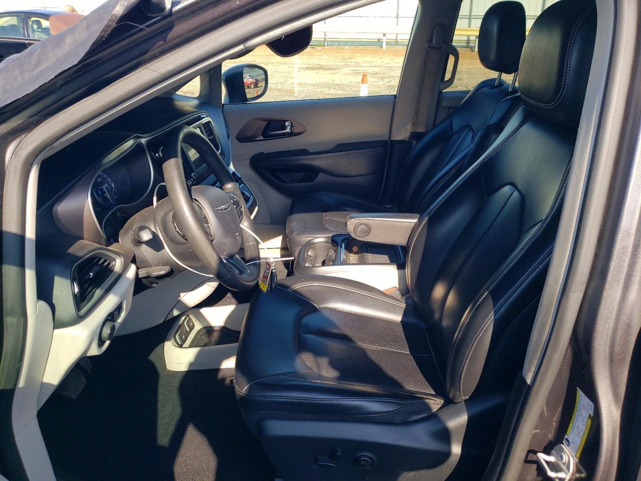 2020 Chrysler Voyager Lxi - Фото 7