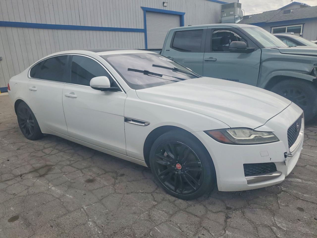 2016 Jaguar Xf Prestige - Фото 4