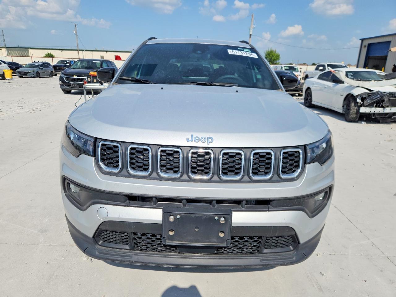 2024 Jeep Compass Latitude Lux - Image 5