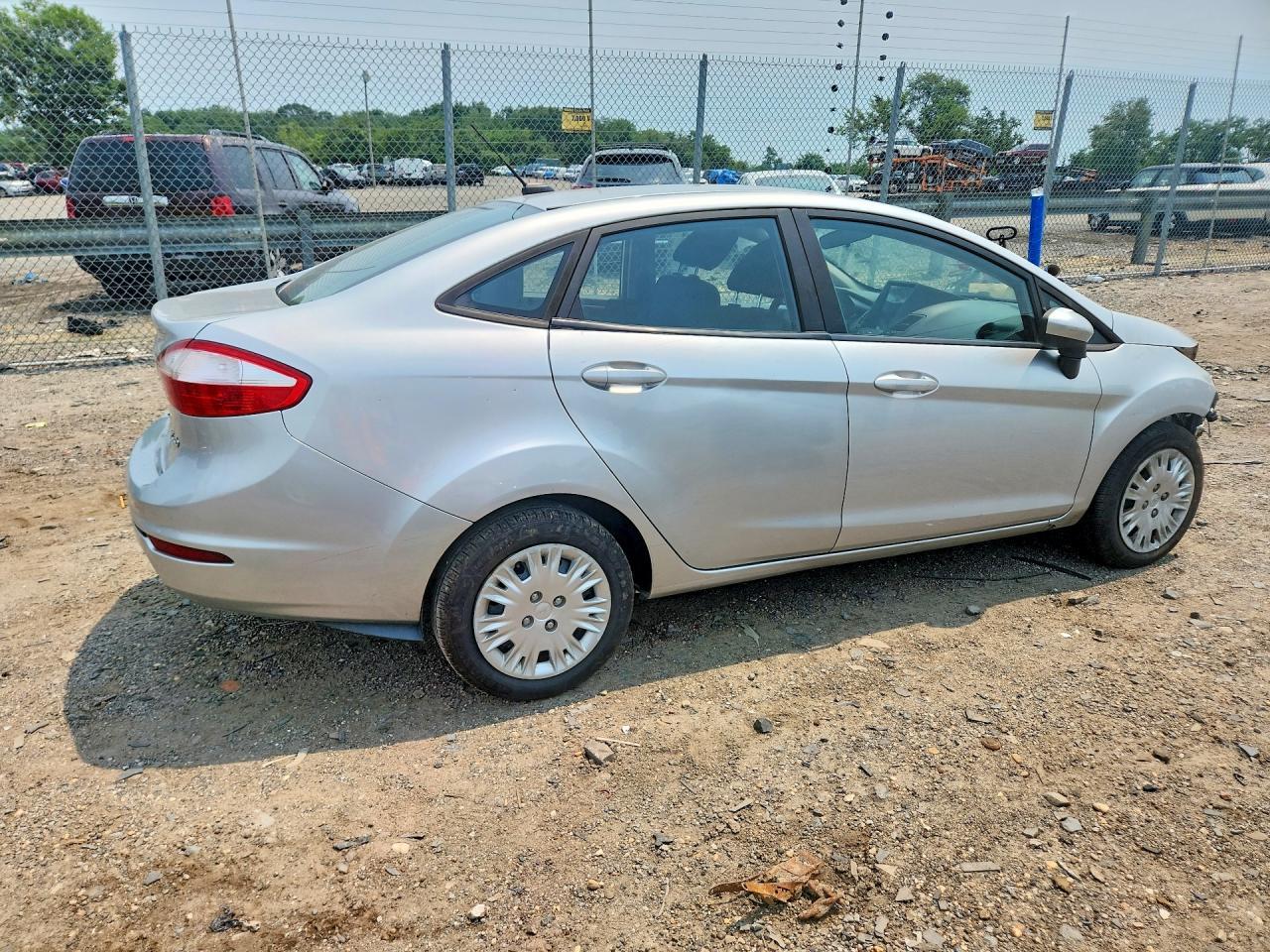 2017 Ford Fiesta S - Фото 3