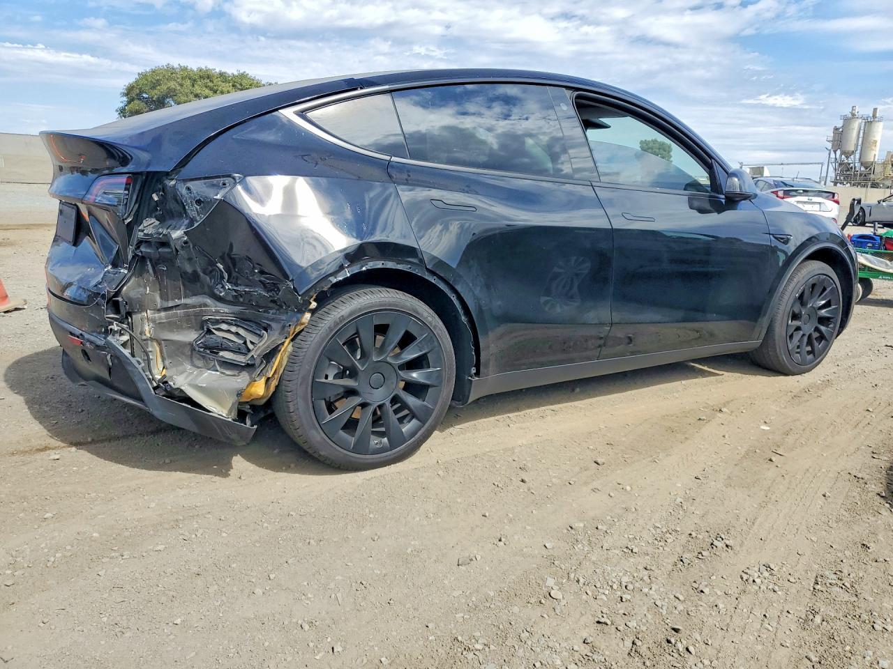 2023 Tesla Model Y - Image 3