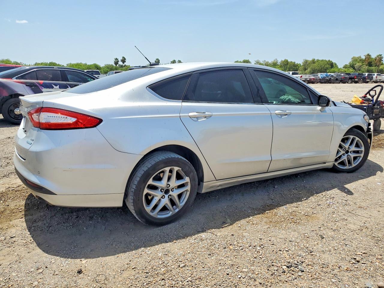 2015 Ford Fusion Se - Фото 3
