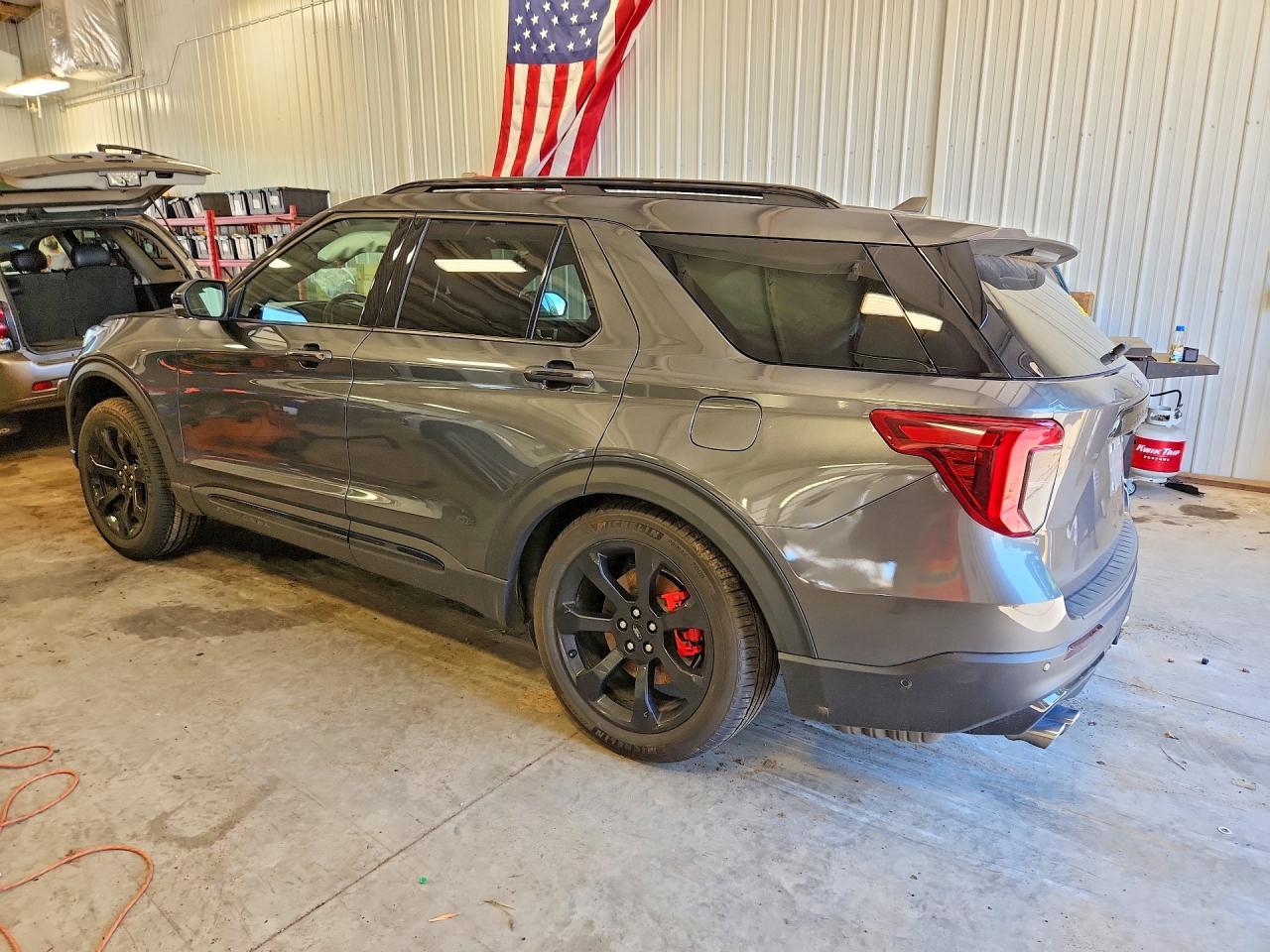 2020 Ford Explorer St - Фото 2