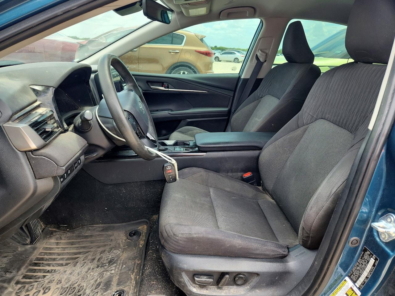 2025 Toyota Camry Le - Фото 7