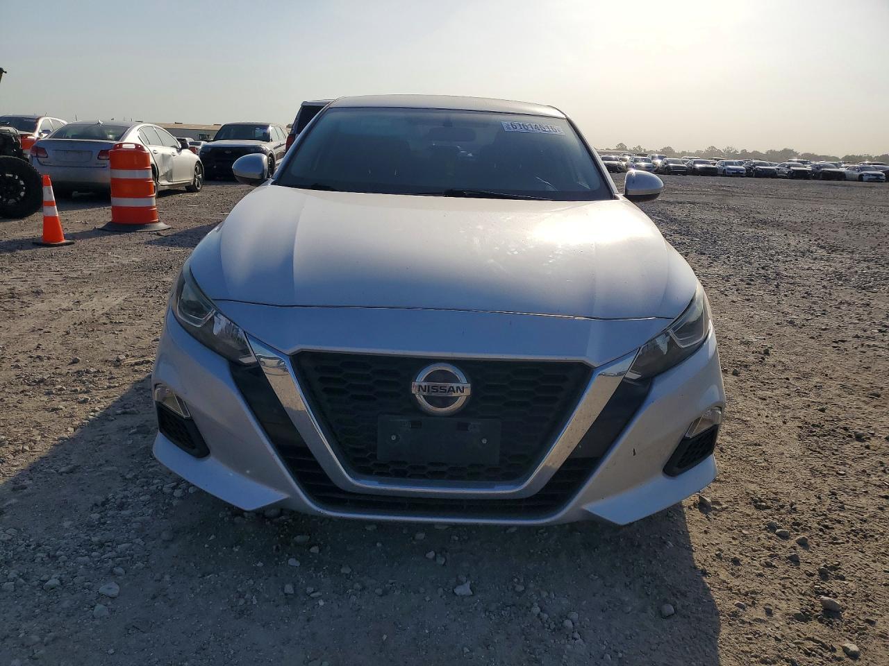 2019 Nissan Altima S - Фото 5