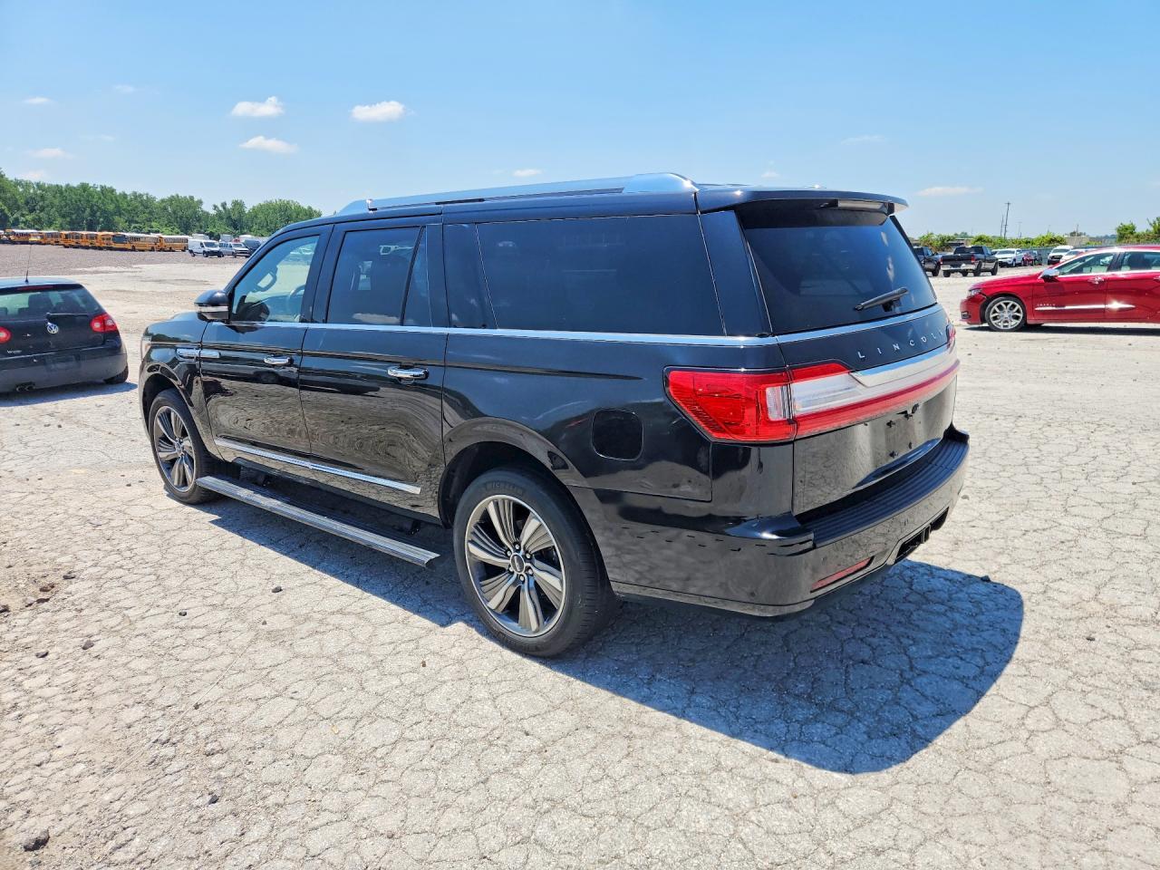 2019 Lincoln Navigator L Reserve - Image 2