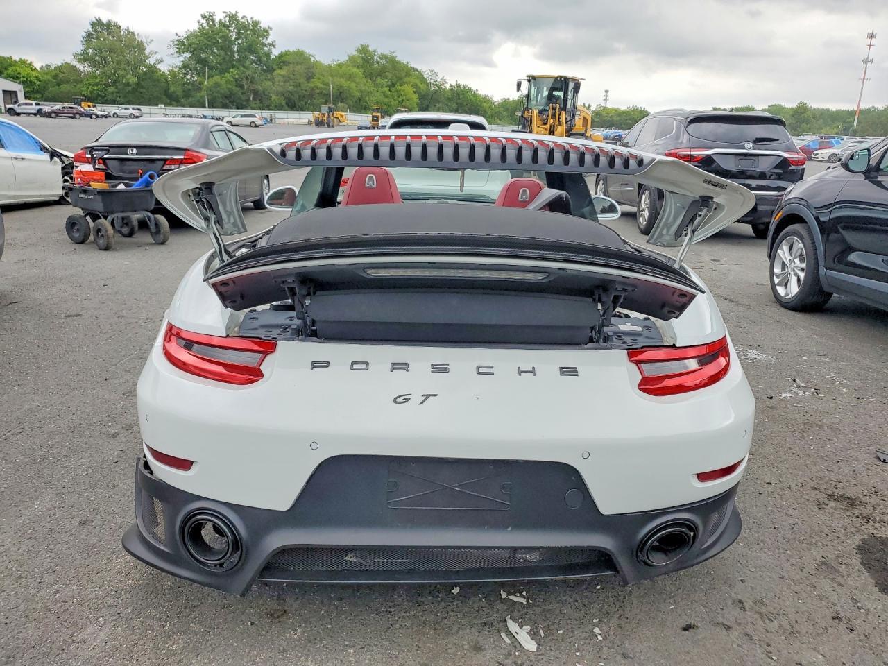 2018 Porsche 911 Carrera - Image 6