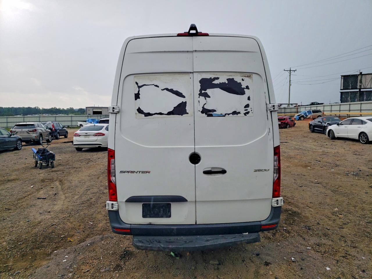 2021 Mercedes-Benz Sprinter 2500 Delivery Van - Image 6