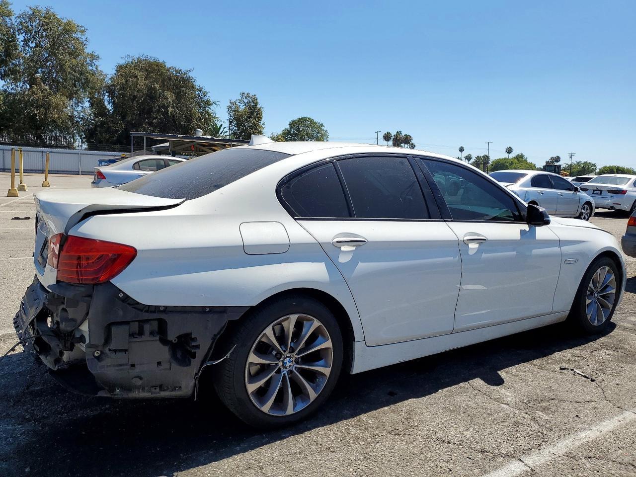 2015 BMW 528 I - Image 3