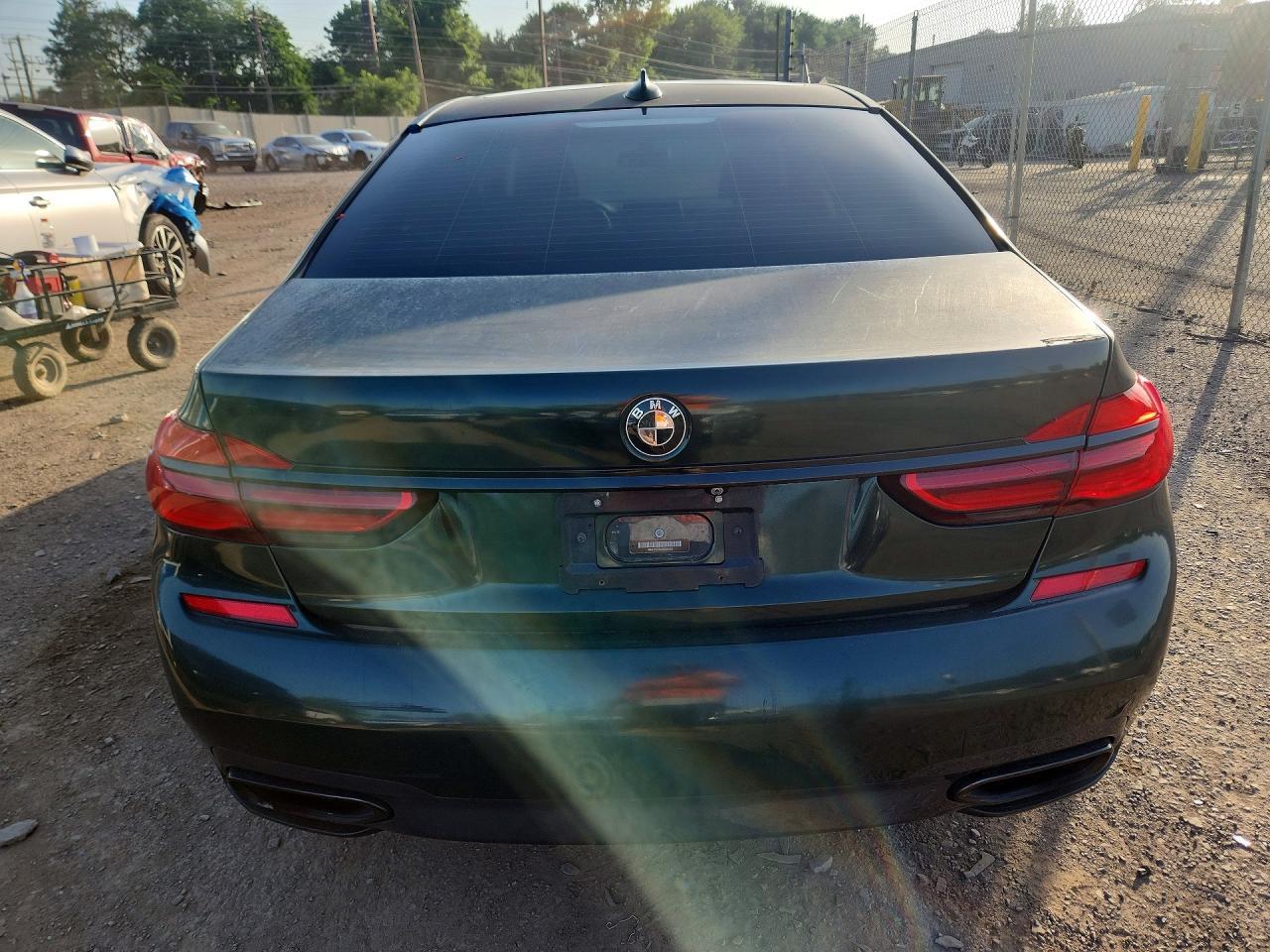 2018 BMW 750 Xi - Фото 6