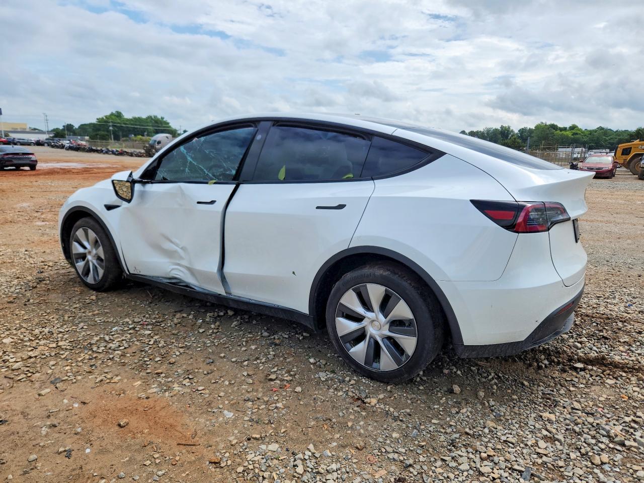 2023 Tesla Model Y - Фото 2