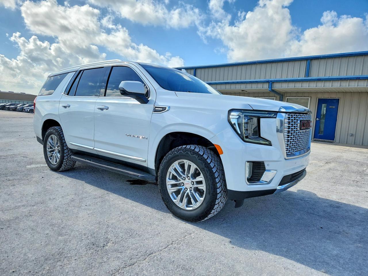 2021 GMC Yukon Slt - Image 4