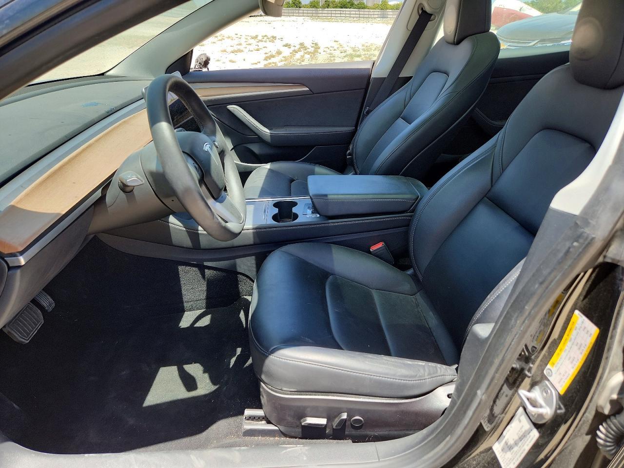 2023 Tesla Model 3 - Image 7