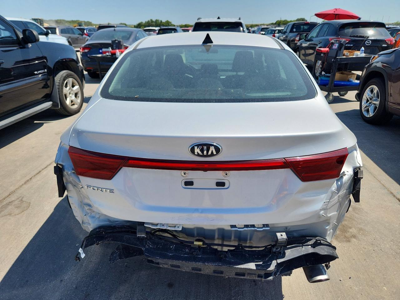 2020 Kia Forte Lxs - Image 6