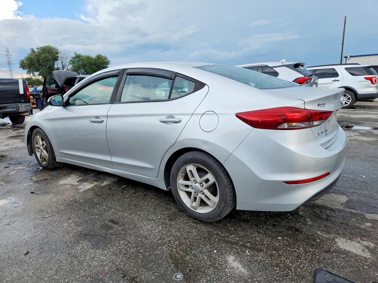 2018 Hyundai Elantra Se - Фото 2