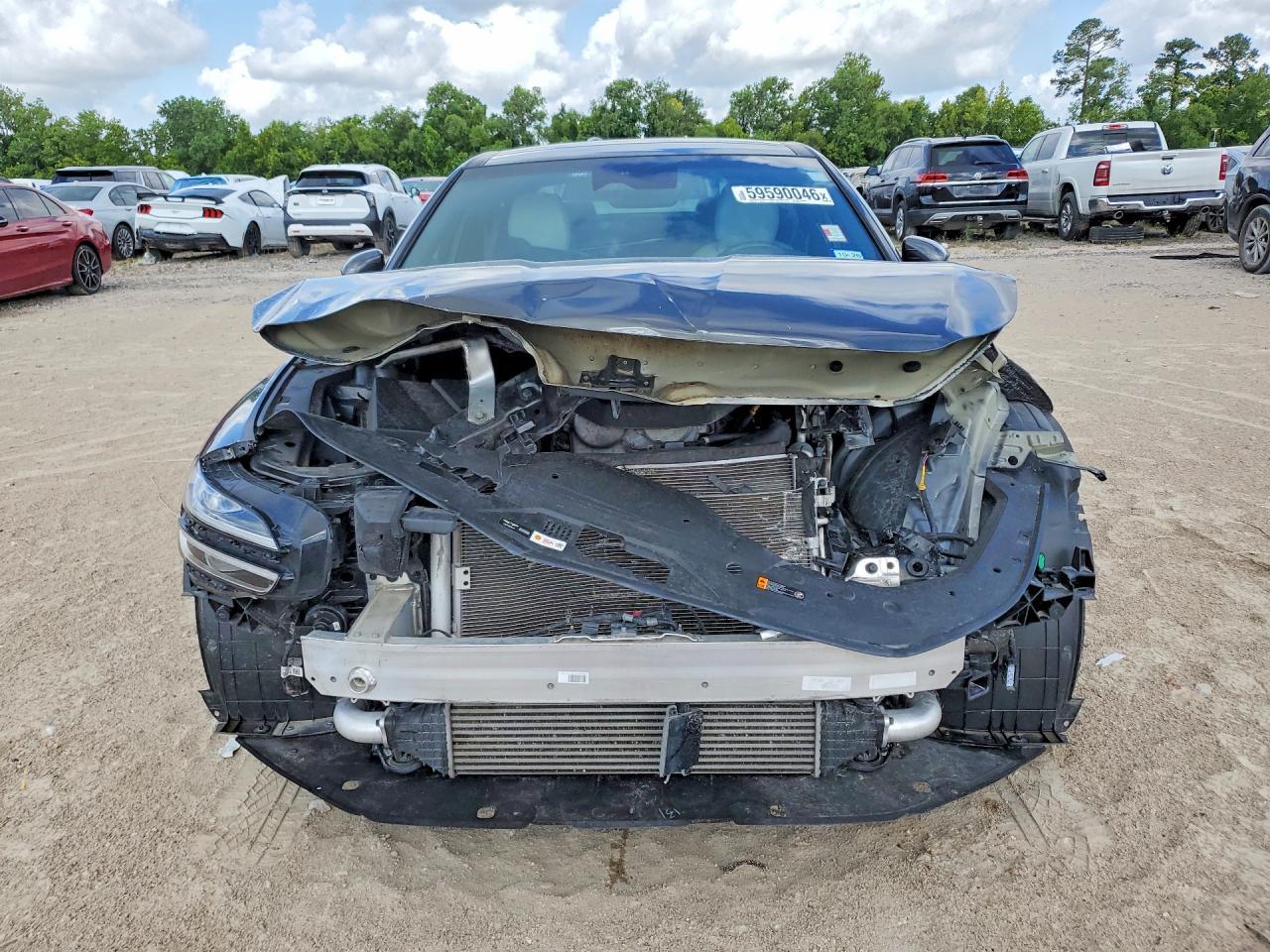 2023 Genesis G70 2.0T - Image 5