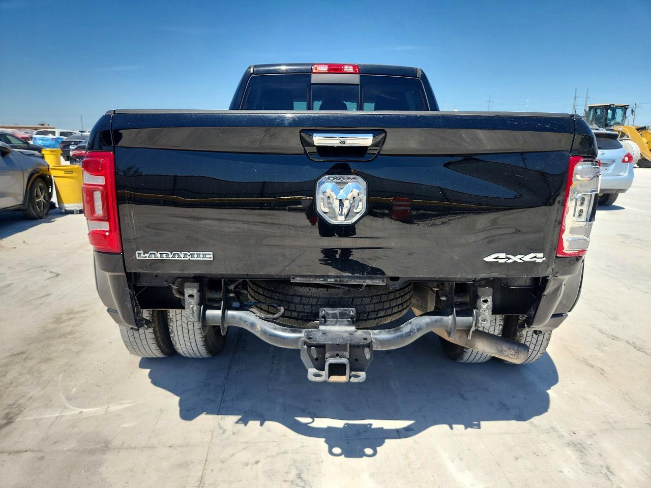 2022 Ram 3500 Laramie - Фото 6