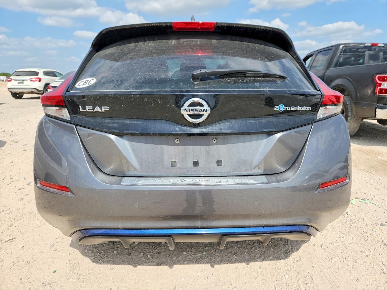 2022 Nissan Leaf S - Image 6