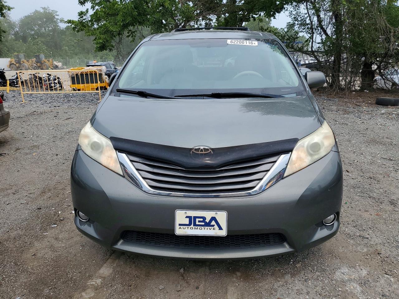 2014 Toyota Sienna Xle 8-Passenger - Фото 5