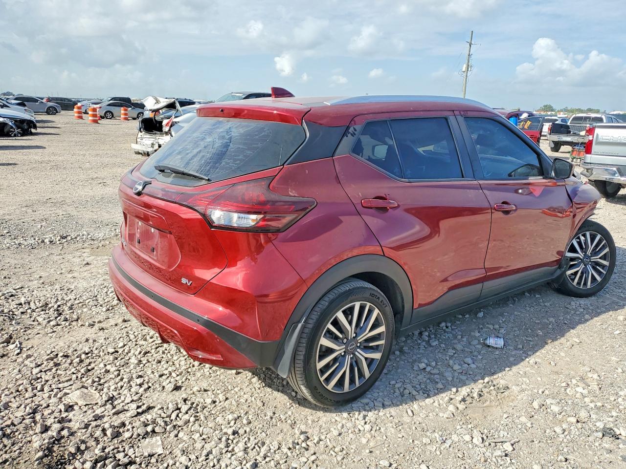 2022 Nissan Kicks Sv - Image 3