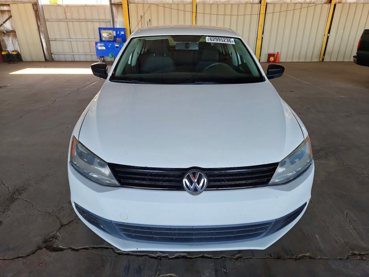 2013 Volkswagen Jetta Base - Image 5