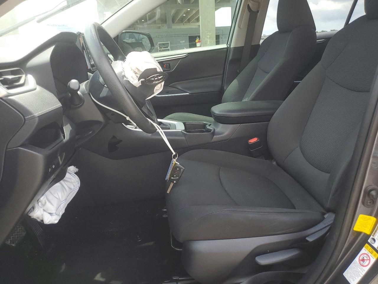 2019 Toyota Rav4 Le - Image 7