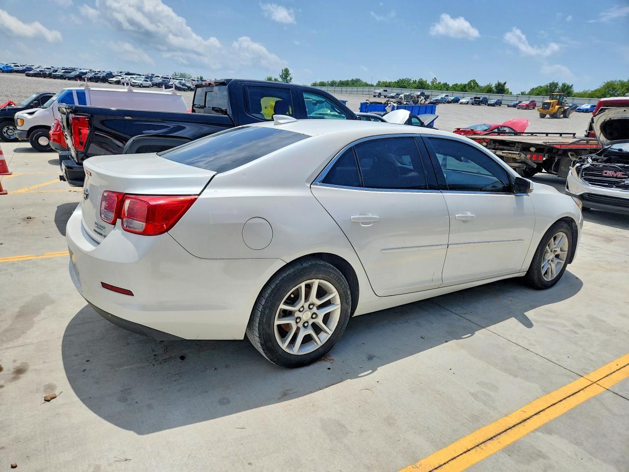 2015 Chevrolet Malibu 1Lt - Image 3