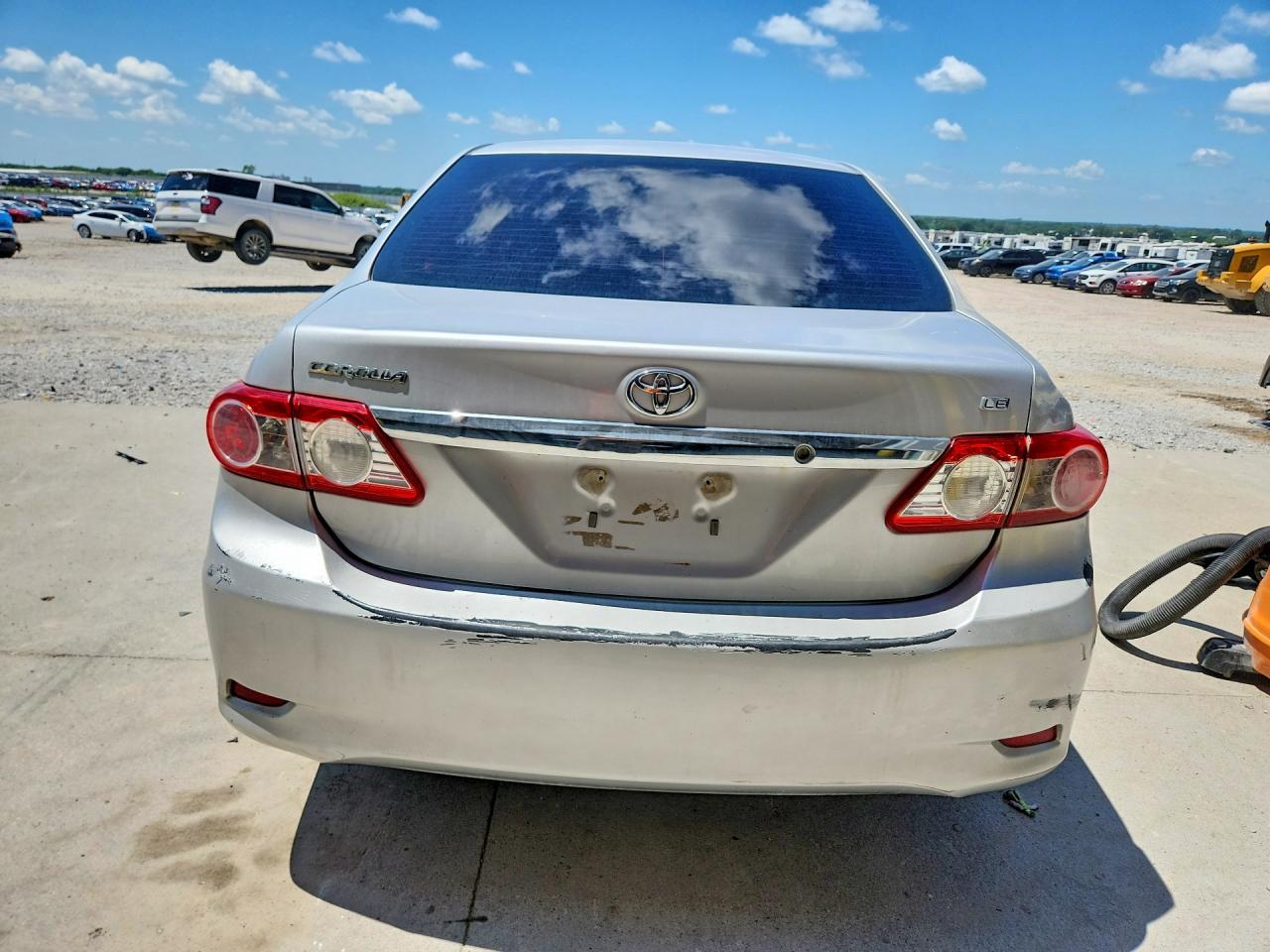 2011 Toyota Corolla Le - Фото 6