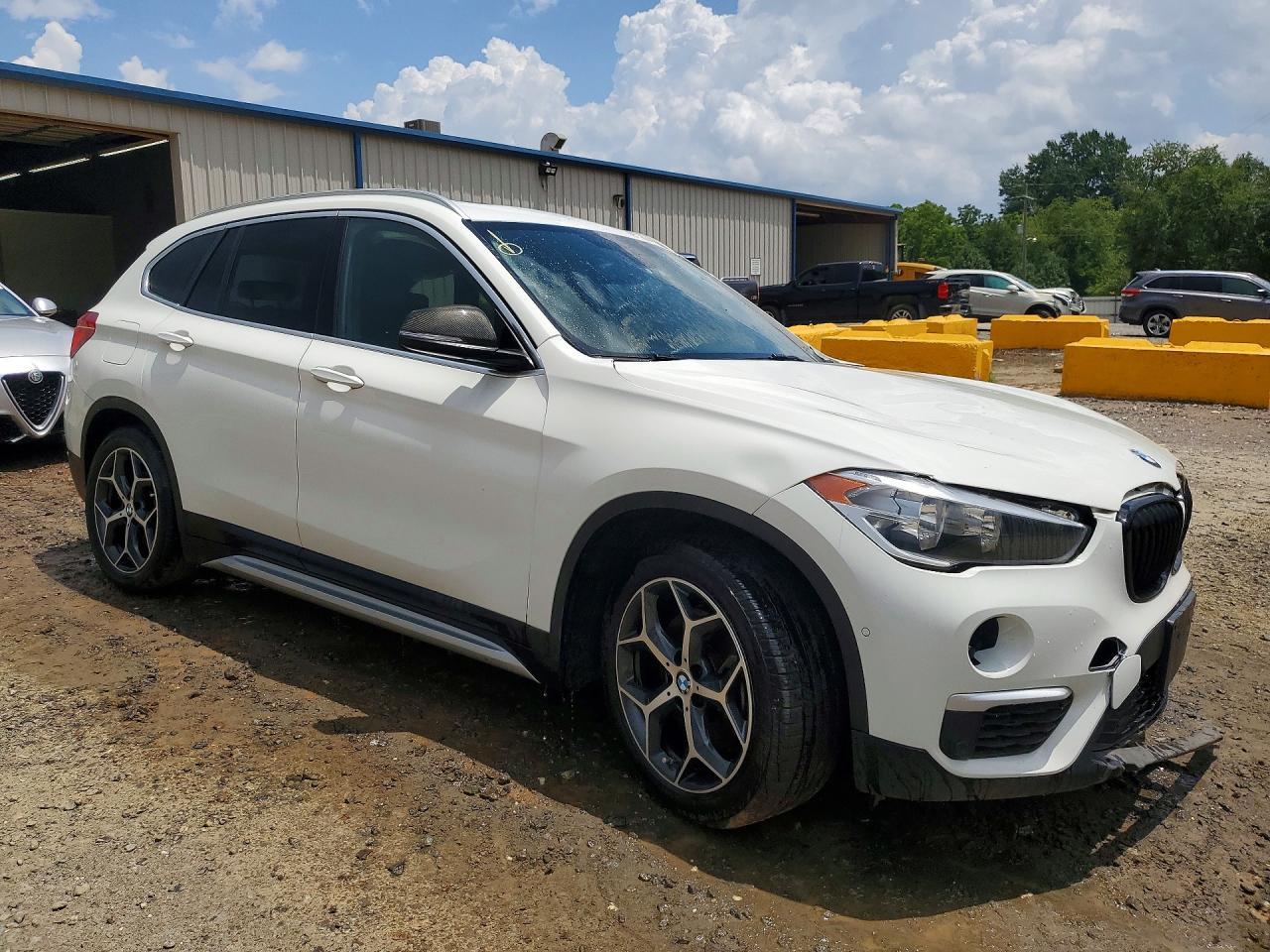 2018 BMW X1 xDrive28I - Фото 4