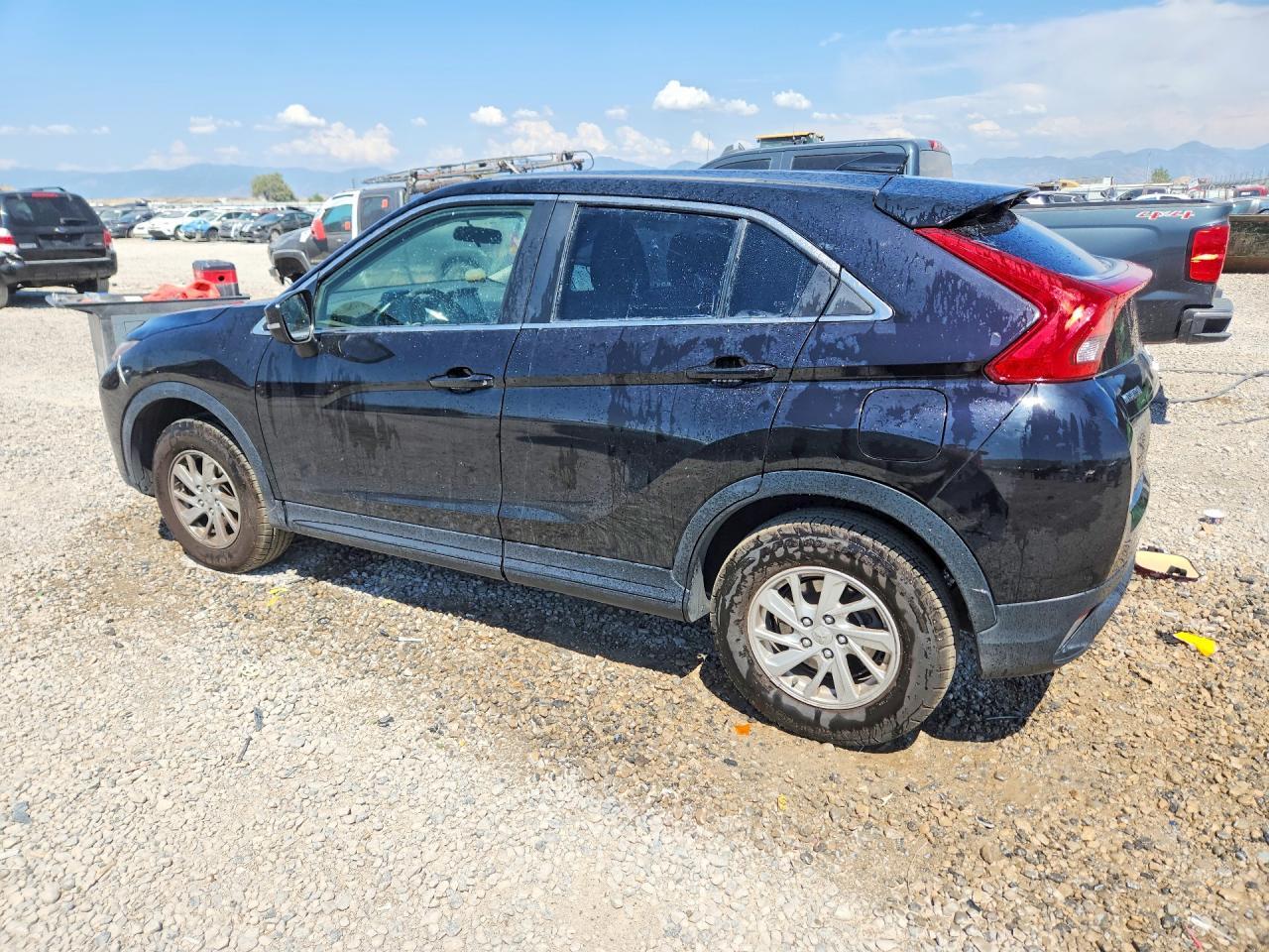 2019 Mitsubishi Eclipse Cross Es - Image 2
