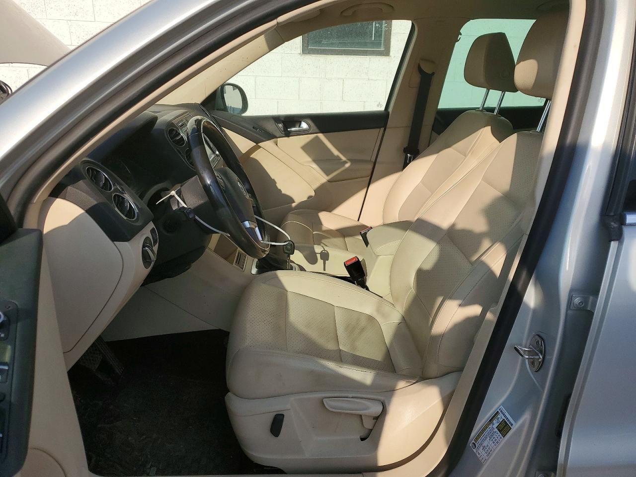 2013 Volkswagen Tiguan S - Image 7