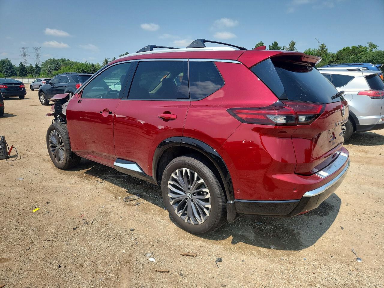 2025 Nissan Rogue Platinum - Image 2