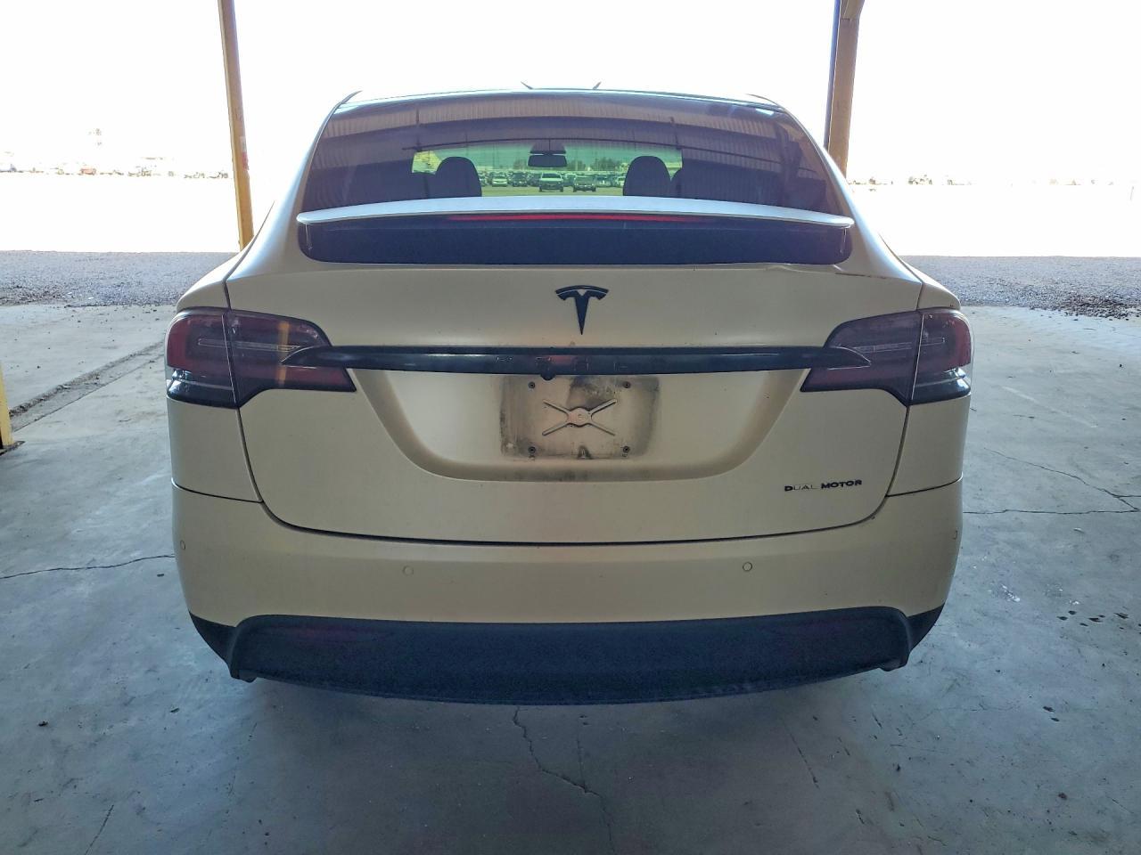 2020 Tesla Model X - Фото 6