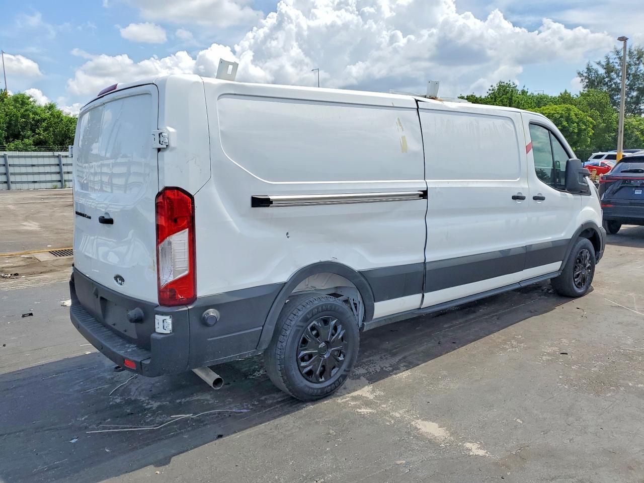 2026 Ford Transit T-250 - Фото 3
