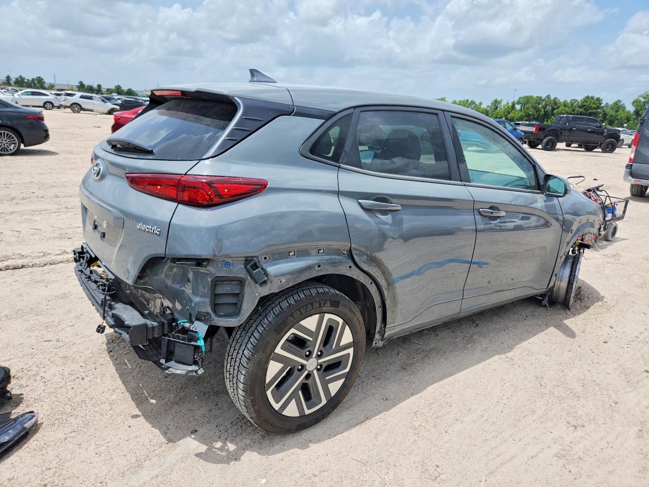 2023 Hyundai Kona Se - Фото 3