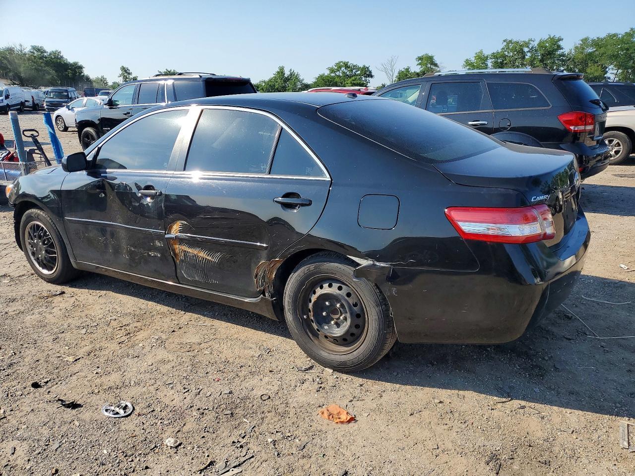 2011 Toyota Camry Le - Image 2