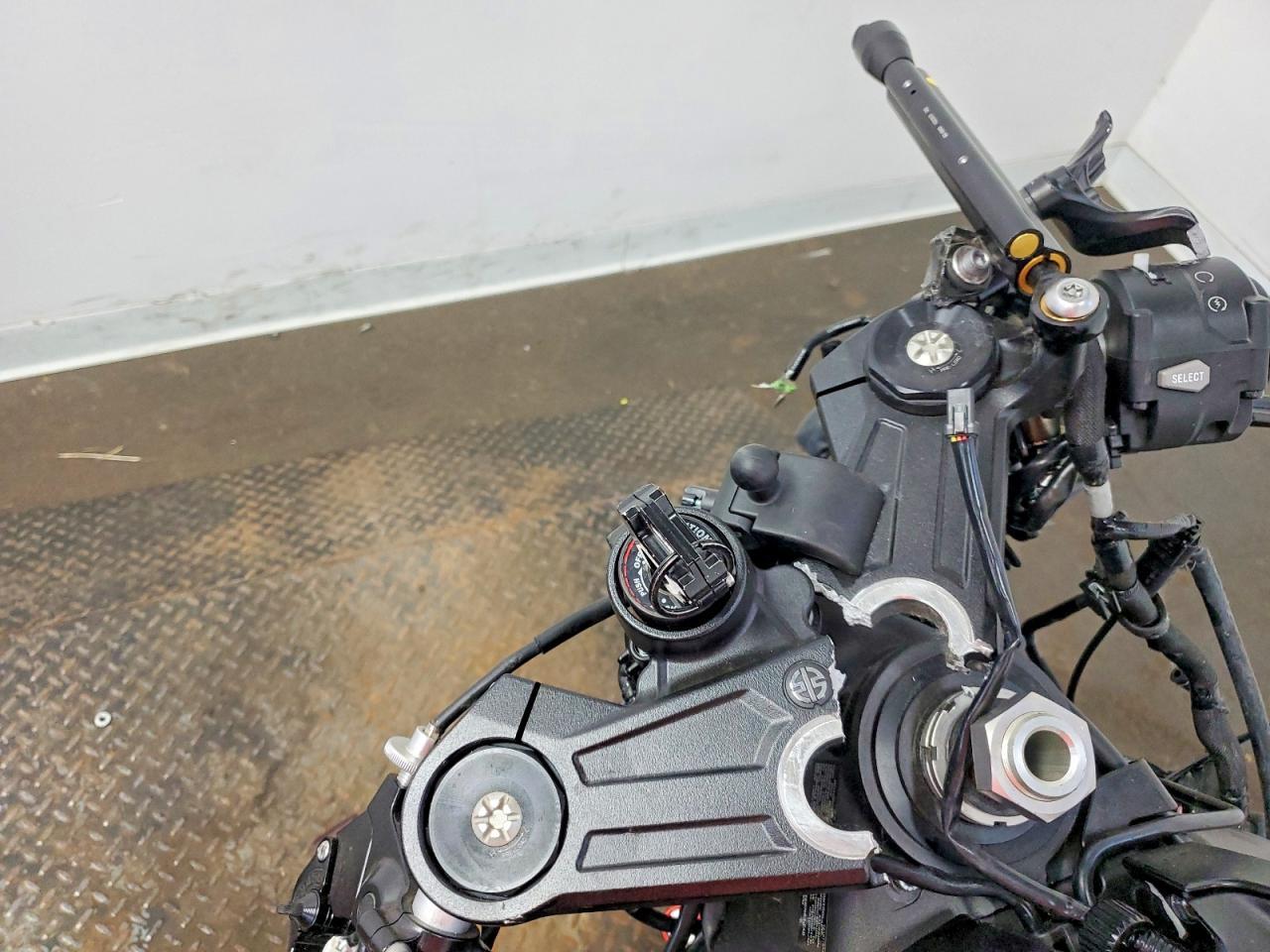 2025 Kawasaki Zx1002 L - Фото 7