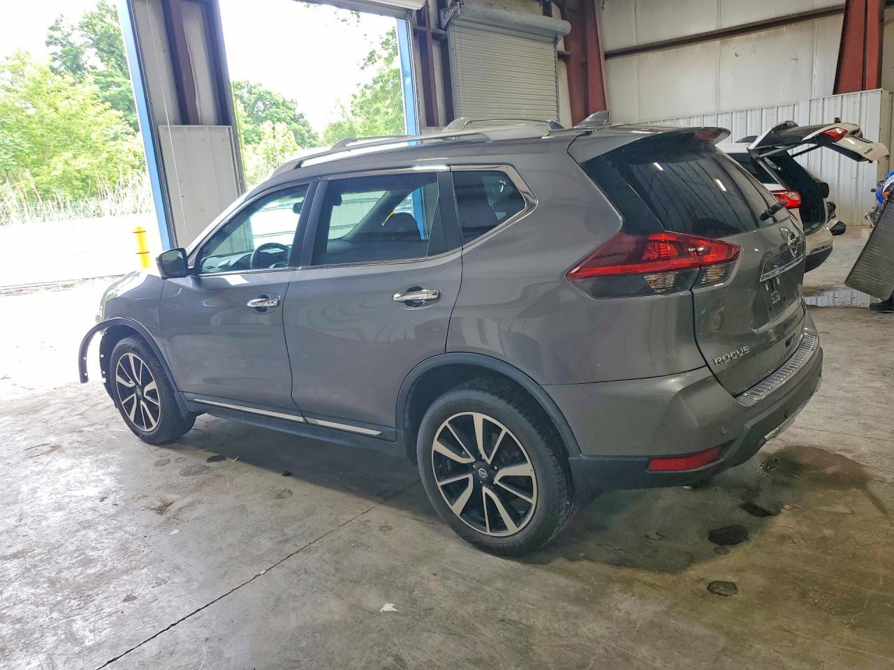 2019 Nissan Rogue Sl - Image 2