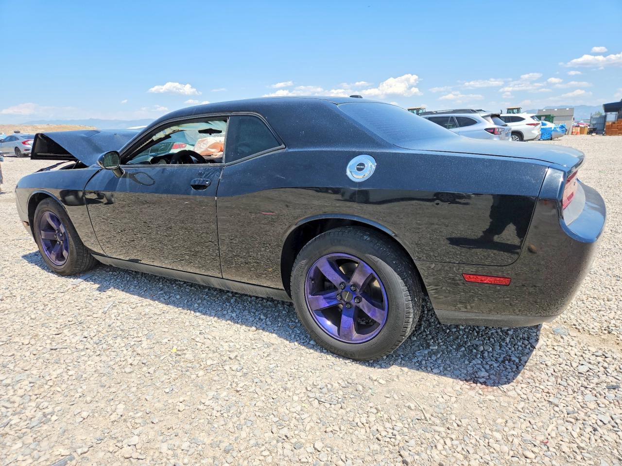 2012 Dodge Challenger Sxt - Image 2